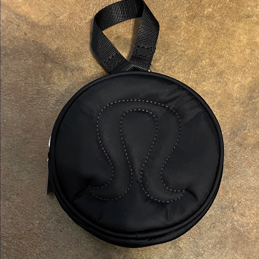 Lululemon small black accessory